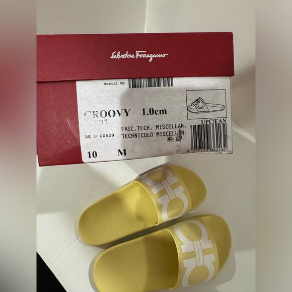 Salvatore Ferragamo Groovy Yellow Women Slides Sz 10 NEW - Picture 6 of 6